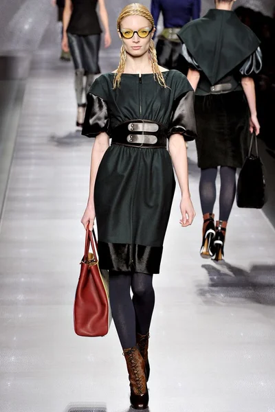 Look 7